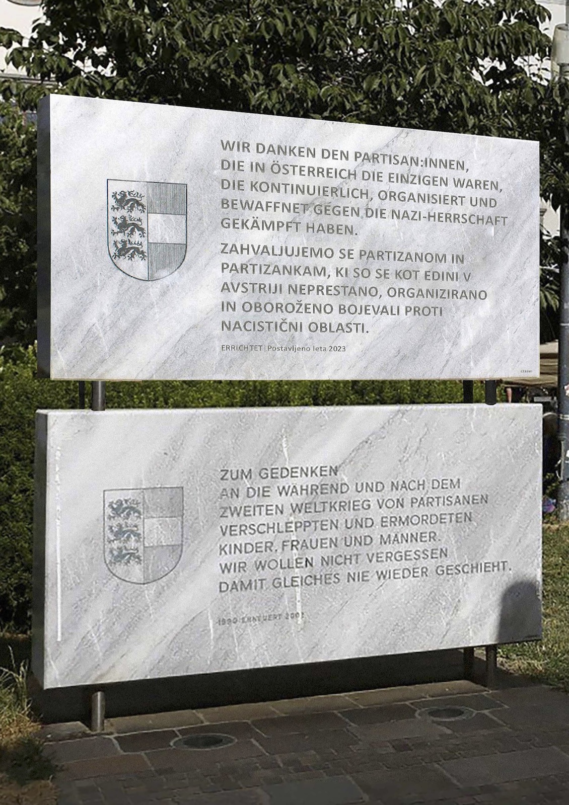 Martin Krenn | Entwurf für eine Gedenksteinerweiterung am Klagenfurter Domplatz | Predlog za razširitev spomenika na celovškem trgu pred stolnico

